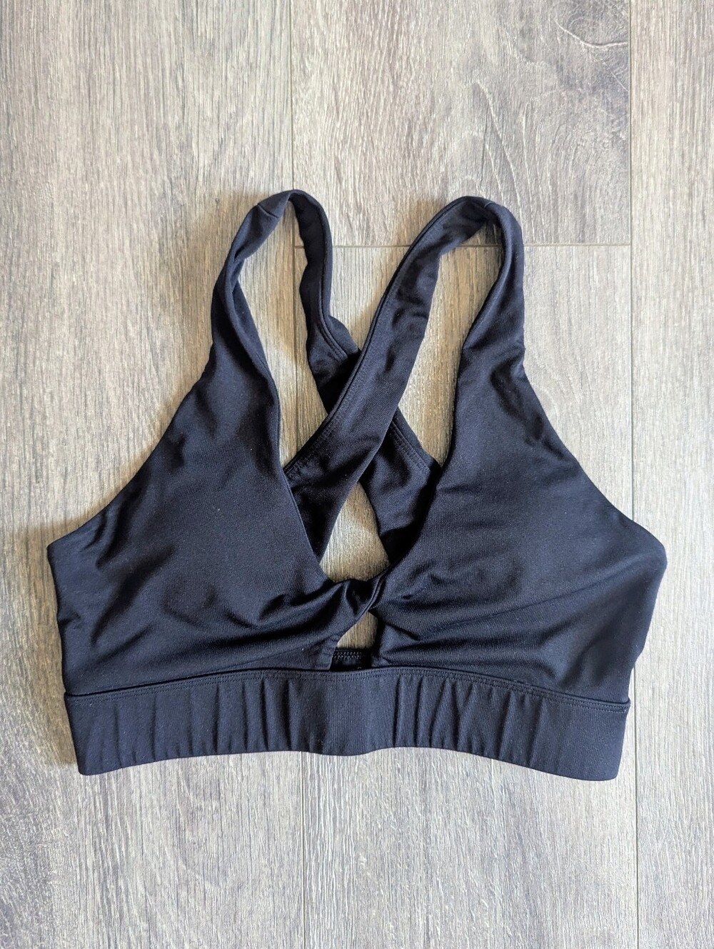 Fabletics Oasis Twist Sports Bra